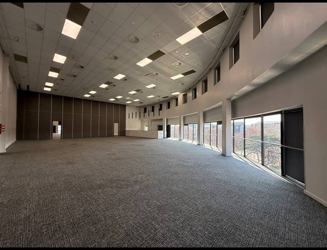 1,481M² OFFICE TO LET IN PARKTOWN